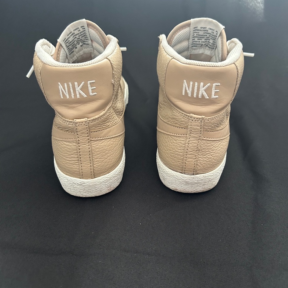 Nike Blazer Mid '77 size 8
